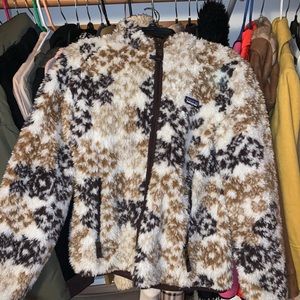 Patagonia’s zip up jacket